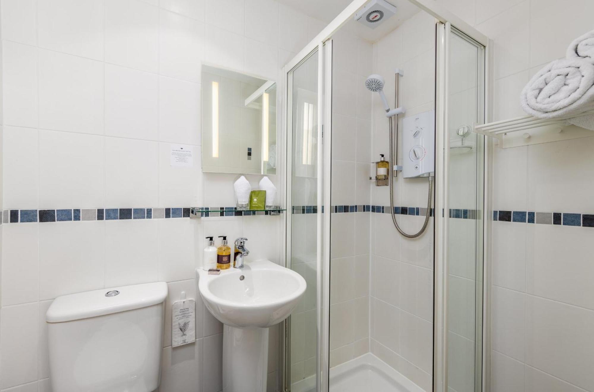 2 Cambridge Villas B & B 앰블사이드 객실 사진