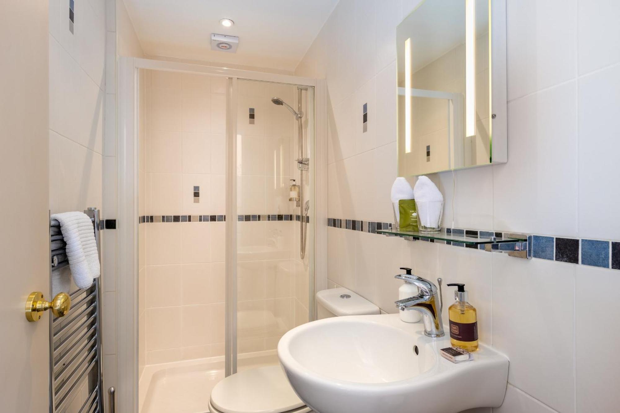 2 Cambridge Villas B & B 앰블사이드 객실 사진
